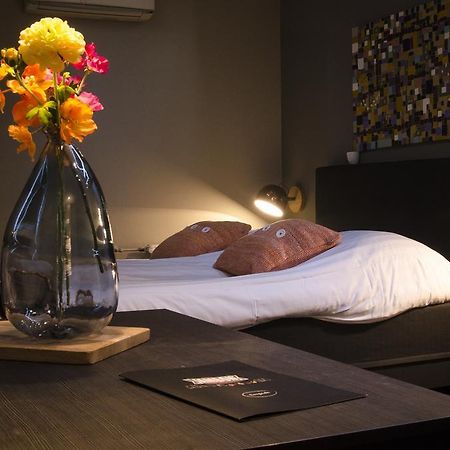 Jambon Hotell Uden Eksteriør bilde